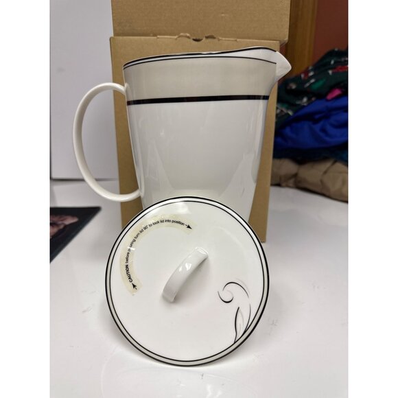 Lenox Viola Simply Fine Pour It On Pitcher with Locking Lid Bone China White NIB - Picture 3 of 9